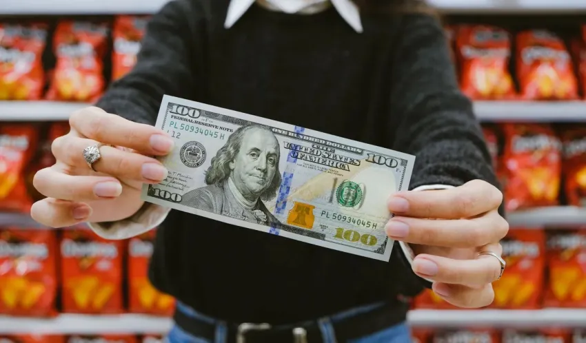 Desde hoy, los precios podrán mostrarse en dólares en Argentina