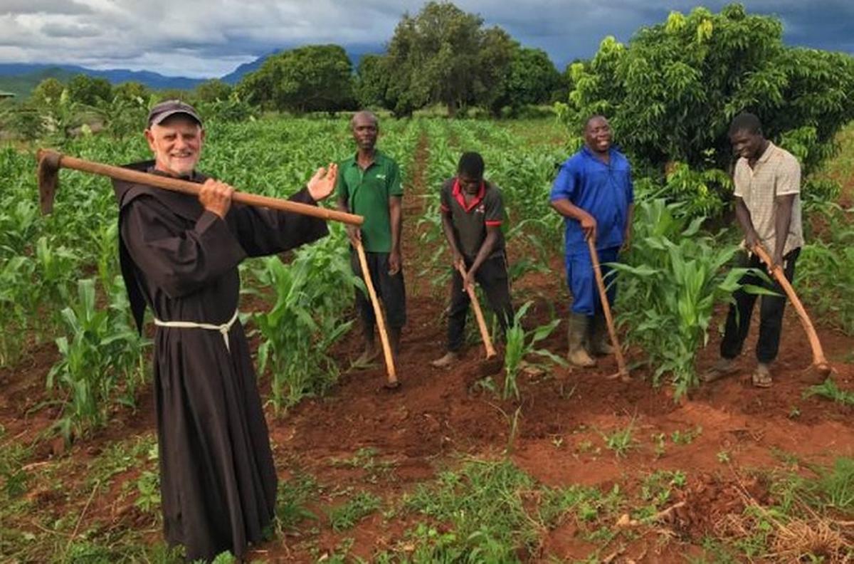 El franciscano argentino que transforma Mozambique con su ayuda a campesinos